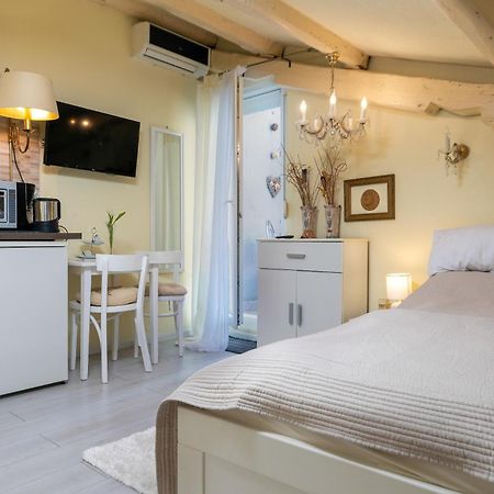 Duplex Apartment Camelia In Charming Old Town Rovinj Exterior photo